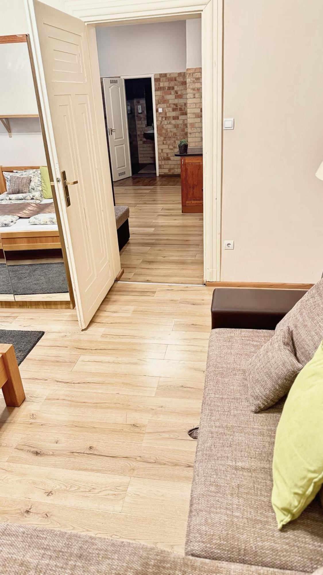Central Walk Fashionstreet Apartmnts ブダペスト エクステリア 写真